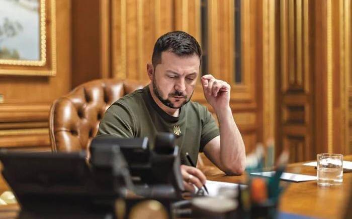 Зеленский Қирғизистон ва Тожикистондаги элчиларини ишдан олди